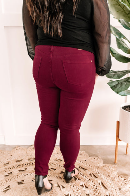 Tummy Control Skinny Fit Judy Blue Jeans In Garnet