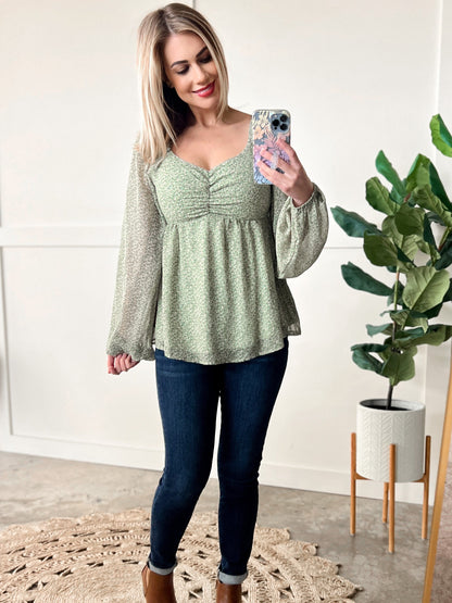 Sweetheart Babydoll Blouse In Sage Florals